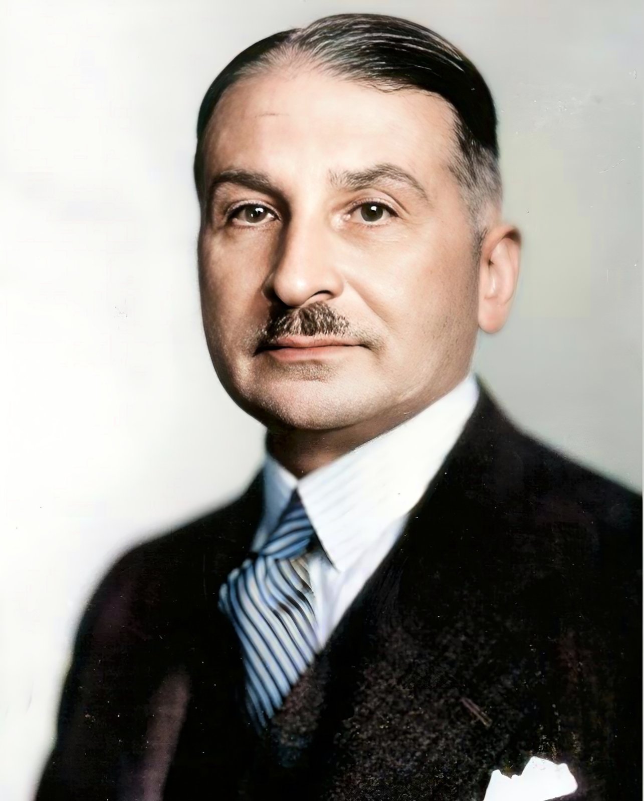 Portrait von Ludwig von Mises: Mises-Portrait (koloriert, hochskaliert) (2023)